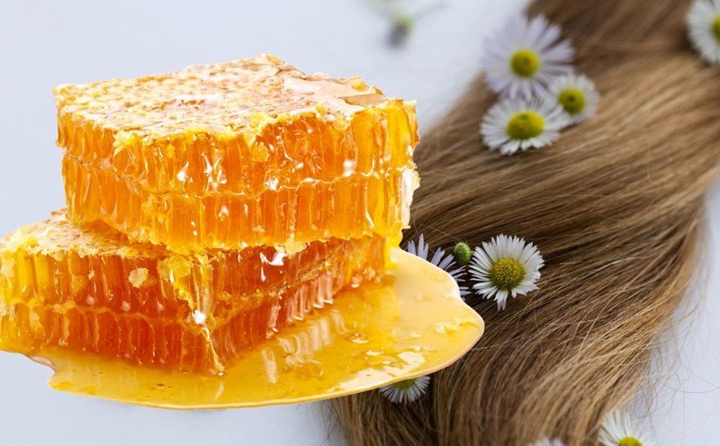 Beeswax helps hair become strong and shiny. Graphics: Thanh Thanh