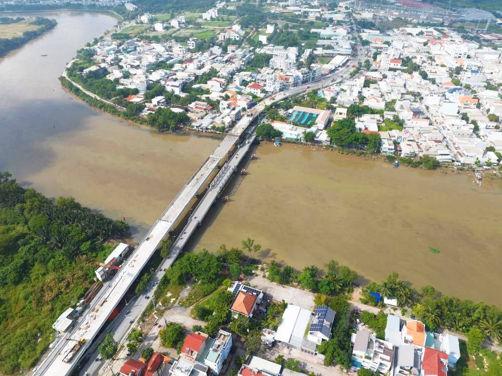 Cau Phuoc Long da co ban hoan thien.  Anh: Anh Tu