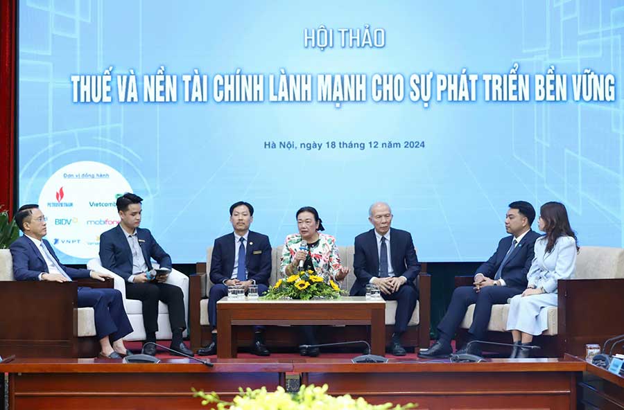 Roundtable discussion session of the Workshop "Tax and sound finance for sustainable development". Photo: To The