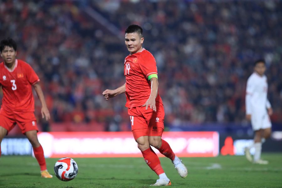 Midfielder Quang Hai will start in the match between Vietnam and the Philippines at the ASEAN Cup 2024. Photo: Minh Dan