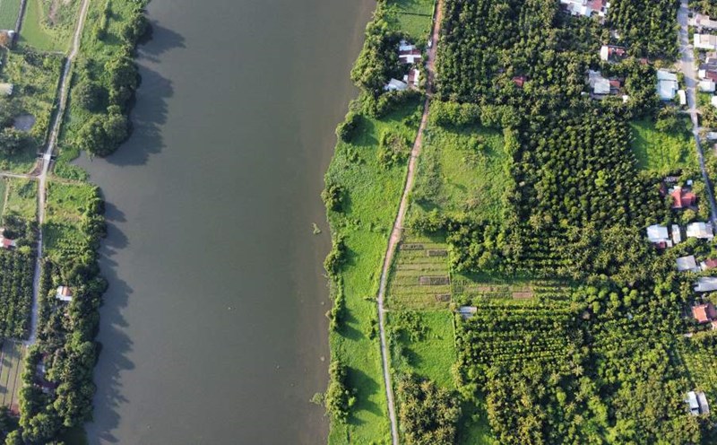 Binh Duong will invest 2,133 billion VND to build 3.5km of road along the Saigon River. Photo: Dinh Trong