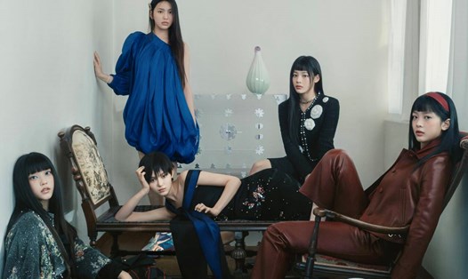 NewJeans lên trang bìa tạp chí Vogue Korea. Ảnh: Vogue