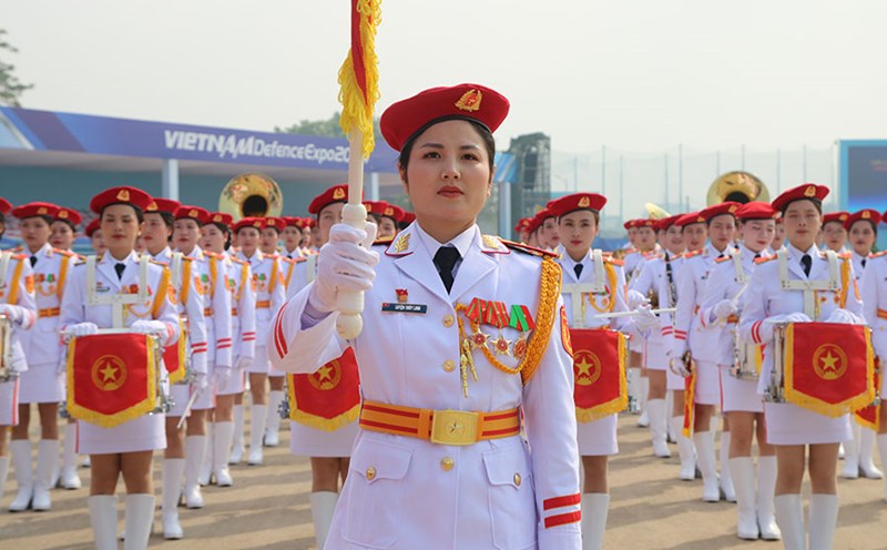 Female military band at Vietnam International Defense Exhibition 2024. Photo: T.Vuong