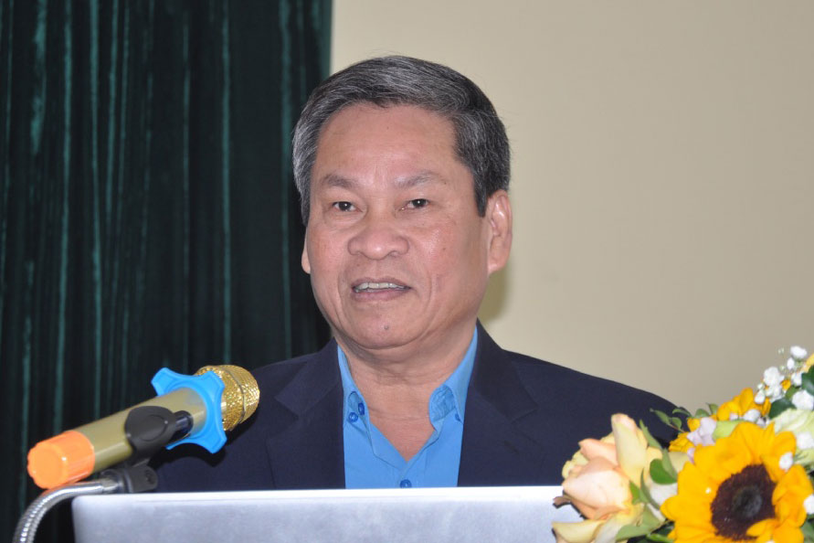Vice President of the Vietnam General Confederation of Labor Huynh Thanh Xuan suggested that units of Emulation Bloc No. 1 should do a good job in resolving policies and regimes after restructuring the apparatus. Photo: Bao Han