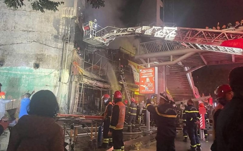 The Prime Minister requested the Ministry of Public Security to urgently investigate the case of arson at a coffee shop in Co Nhue 2 Ward (Bac Tu Liem District, Hanoi). Photo: Chu Dung
