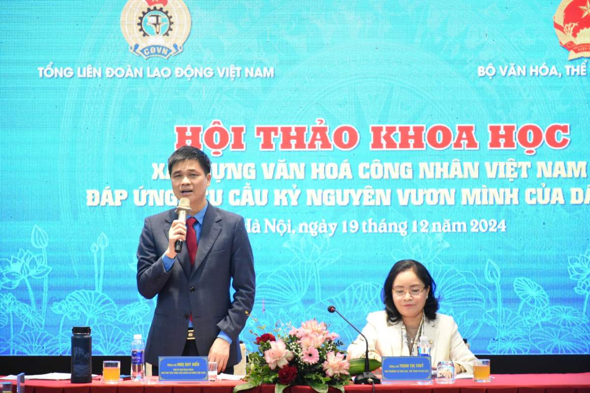 Mr. Ngo Duy Hieu - Vice President of the Vietnam General Confederation of Labor and Ms. Trinh Thi Thuy - Deputy Minister of Culture, Sports and Tourism - chaired the workshop. Photo: Phuong Mai