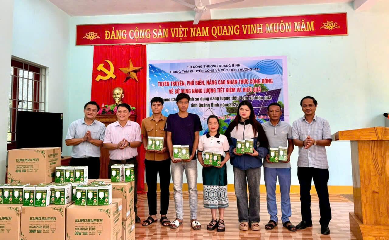 The Center for Industrial Promotion and Trade Promotion promotes the use of energy saving and efficiency. Photo: B. Nguyen