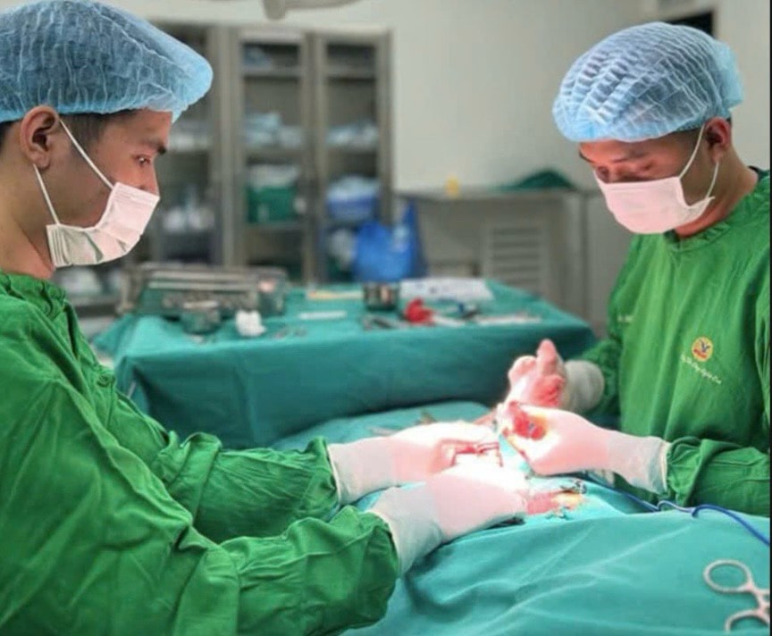 Doctor performs surgery on a case of penile curvature. Photo: BVCC