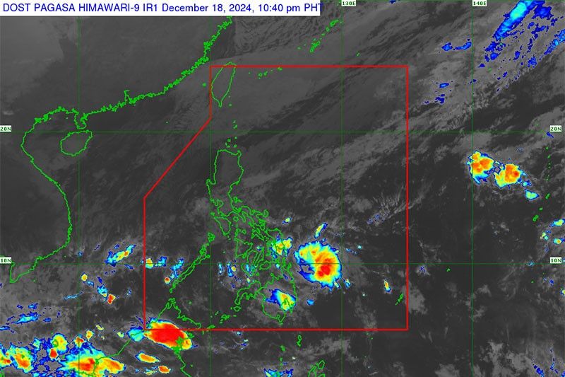 Ap thap nhiet doi gan Bien Dong suy yeu thanh vung ap thap. Anh: PAGASA