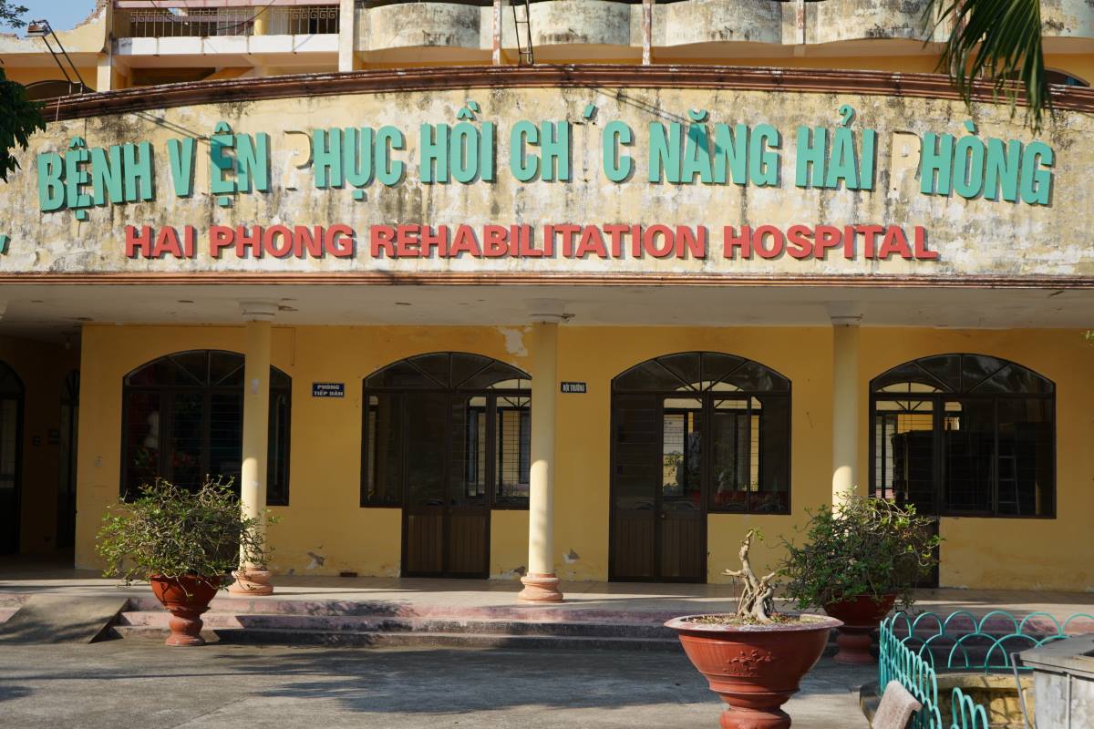 Hai Phong City Rehabilitation Hospital has seriously degraded after more than 20 years of operation. Photo: Mai Dung