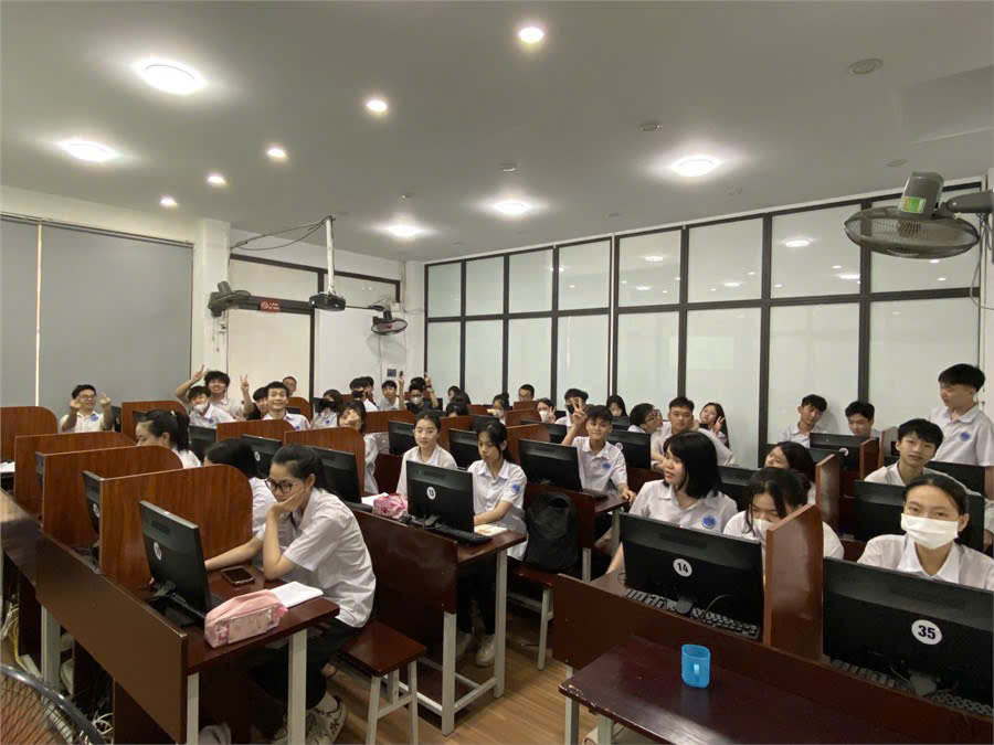 Hai Phong City dissolved the District Vocational Education and Continuing Education Centers and transferred them to the Hai Phong City Continuing Education Center. Photo: Minh Khue