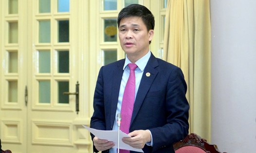 Phó Chủ tịch Tổng LĐLĐ Việt Nam Ngọ Duy Hiểu giới thiệu những nội dung cơ bản của Luật Công đoàn 2024. Ảnh: Phạm Đông