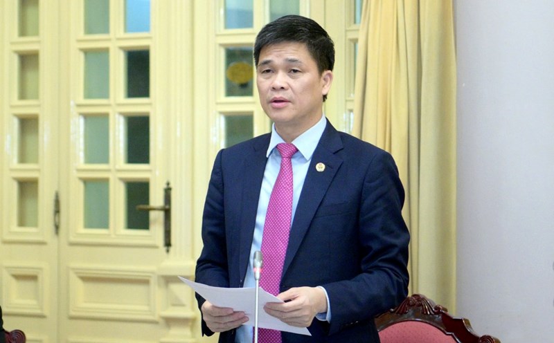Vice President of the Vietnam General Confederation of Labor Ngo Duy Hieu introduced the basic contents of the Trade Union Law 2024. Photo: Pham Dong