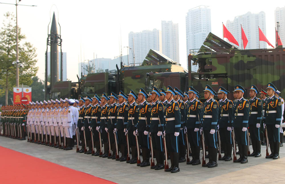 Cac chien si doi danh du Quan doi nhan dan Viet Nam tai Trung tam Hoi nghi Quoc gia. Anh: T.Vuong