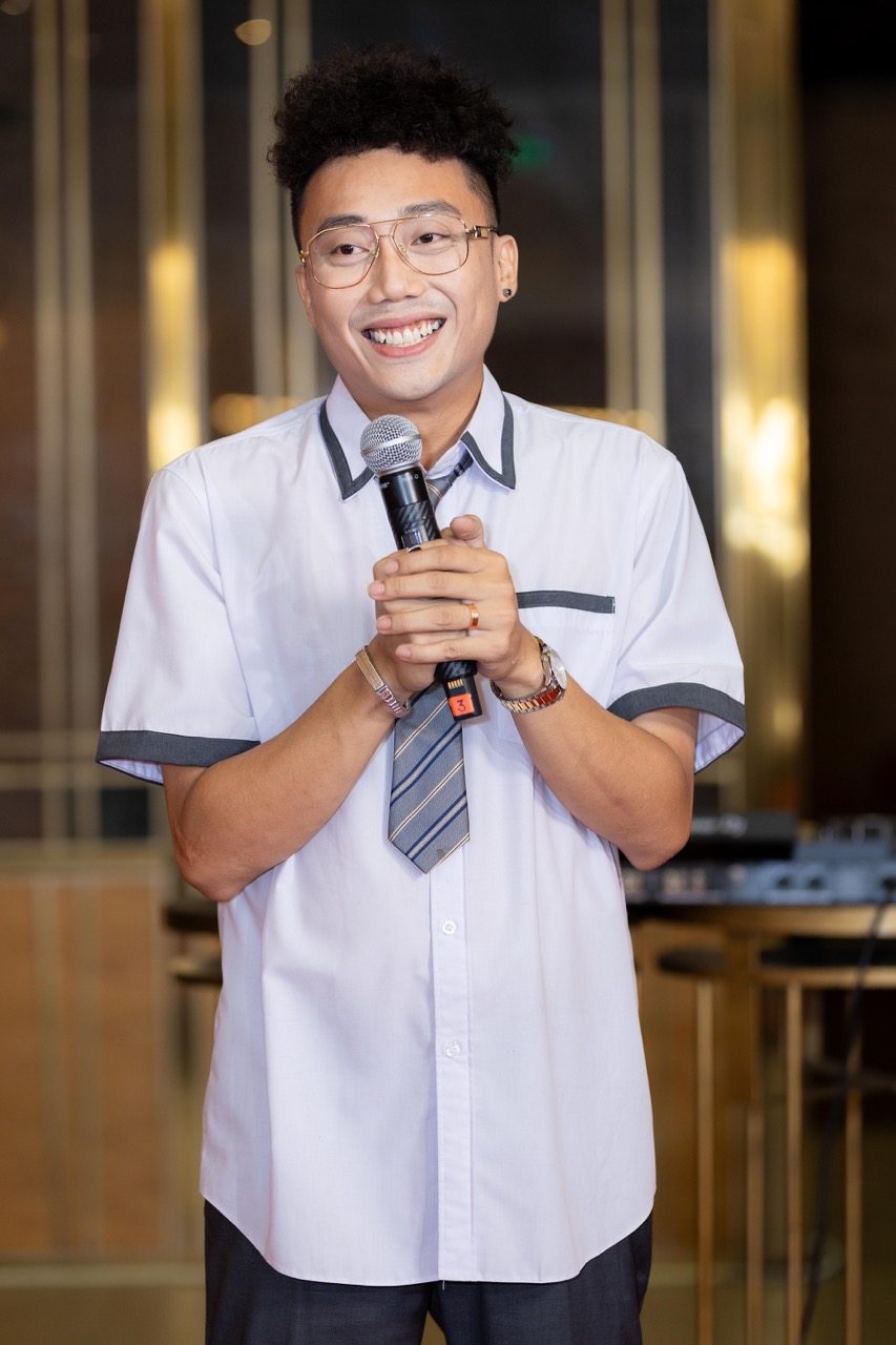 Anh: Nha san xuat.