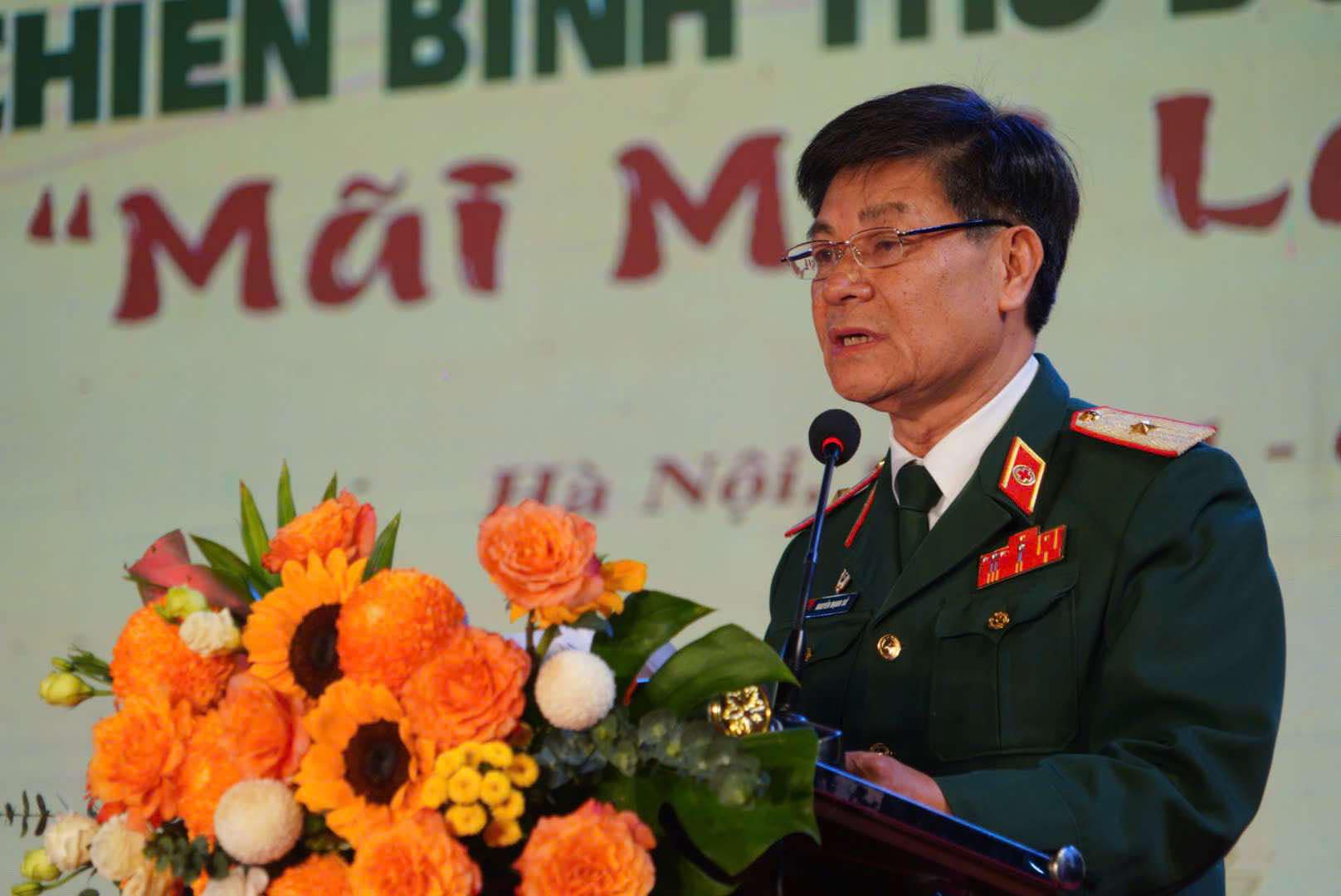 Thieu tuong Nguyen Manh Su - Pho Chu tich Hoi Cuu Chien binh TP. Ha Noi, Dong Truong ban to chuc phat bieu tai lien hoan. Anh: BTC
