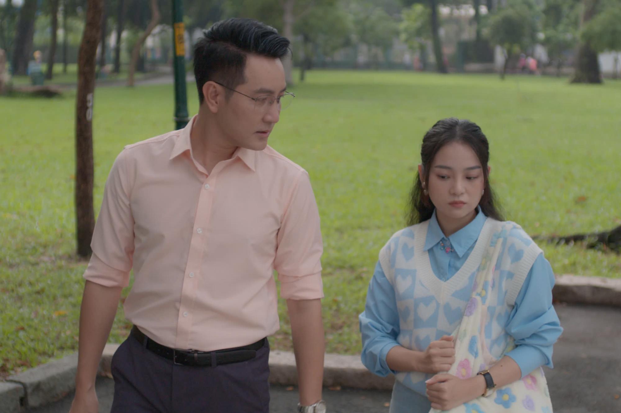 Nguyen Phi Hung plays in the movie "The Third Party's Fault?". Photo: Producer.