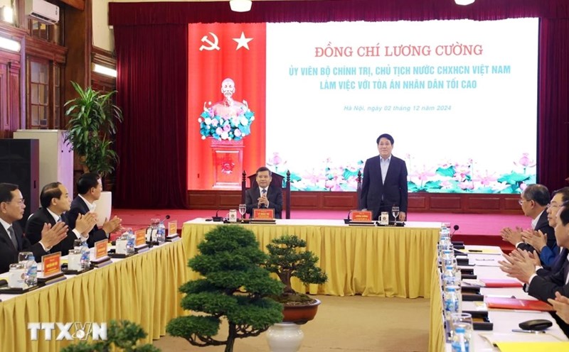 President Luong Cuong works with the Supreme People's Court. Photo: Lam Khanh/ VNA