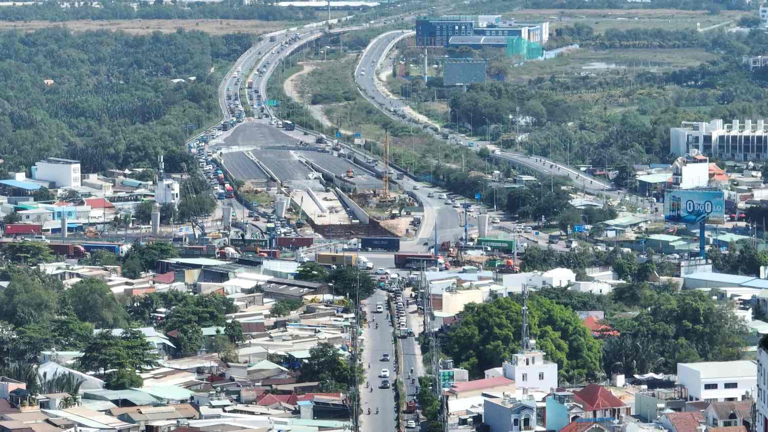 Doan Luong Dinh Cua gan nut giao An Phu chua biet khi nao hoan thanh.  Anh: Anh Tu