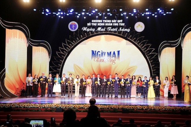 The Cancer Patient Support Fund - Bright Tomorrow calls on the community to join hands to support cancer patients through the campaign "Millions of love sent to cancer patients" in 2024. Photo: Provided by the Organizing Committee