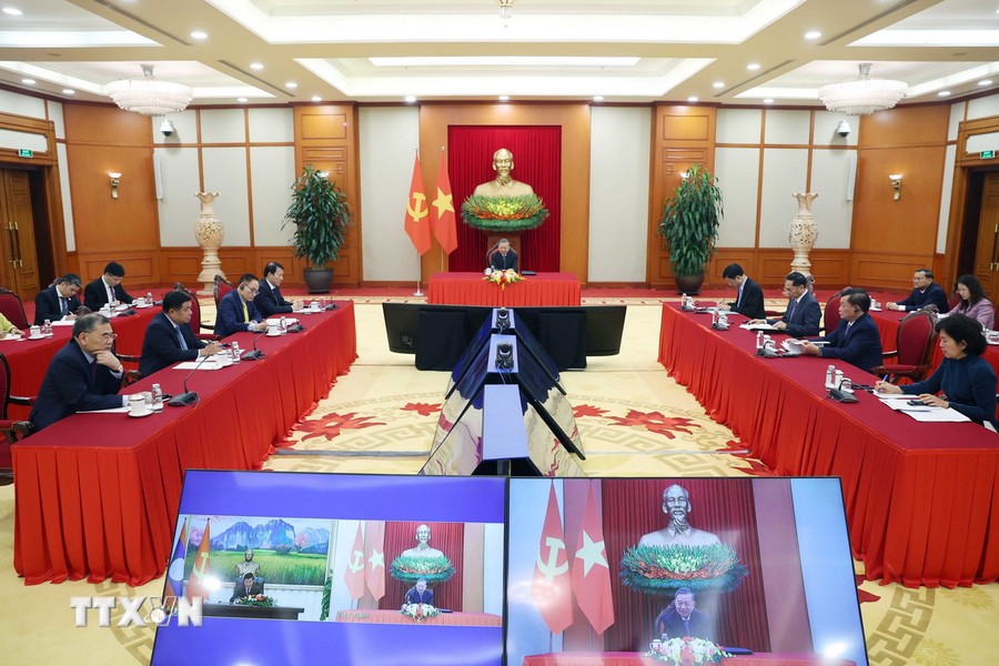 General Secretary To Lam had a phone call with Lao General Secretary and President Thongloun Sisoulith on the afternoon of December 1. Photo: VNA