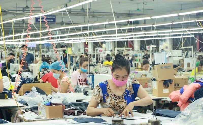 Workers at a garment company in Bac Giang province. Photo: Quyet Chien