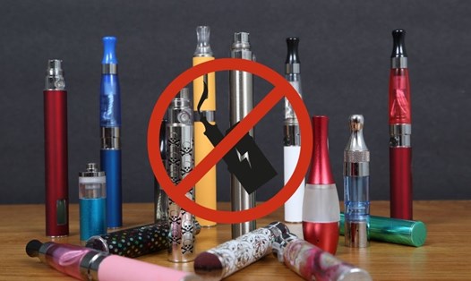 Thuốc lá thế hệ mới là tác nhân gây hại cho sức khỏe con người, một trong số đó là làm tăng axit uric nghiêm trọng. Đồ họa: Hương Giang