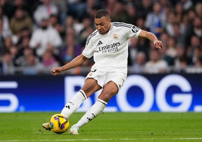 Kylian Mbappe là "bom xịt" hay hào quang mới của Real Madrid?