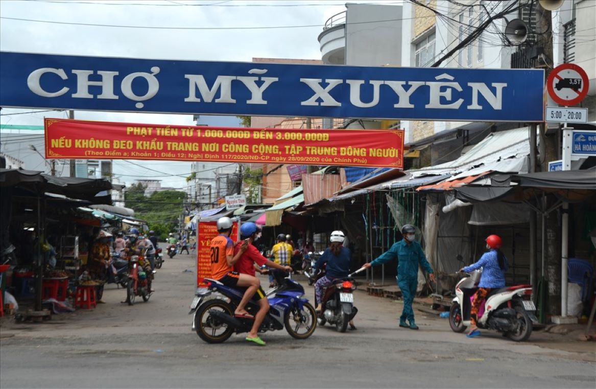 My Xuyen Market, one of the bustling markets of Long Xuyen City, An Giang Province. Photo: Thanh Mai