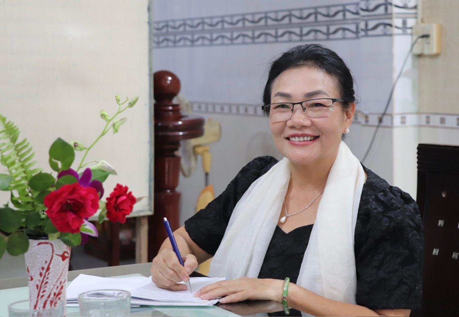 Poet and writer Bien Linh: Photo: Provided by the character