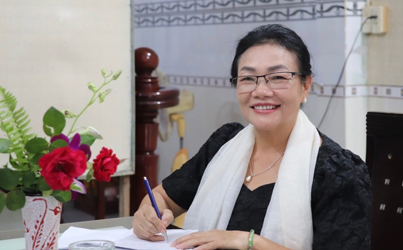 Poet and writer Bien Linh: Photo: Provided by the character