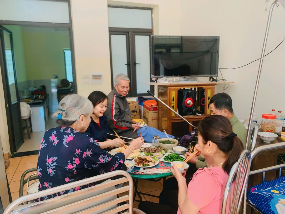 War invalids and sick soldiers consider each other as brothers and family members, sharing the good and the bad together. Photo: Hai Ly