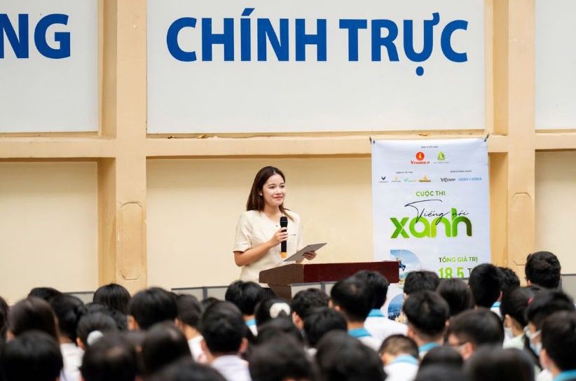 BTC cuoc thi Tieng noi Xanh chia se ve cuoc thi tai Truong Pho thong Nang khieu - Dai hoc Quoc gia TPHCM.