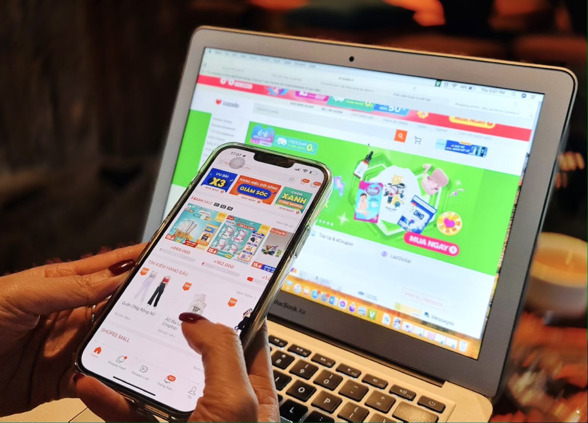 Taxing small retail goods to prevent tax losses from e-commerce. Illustration photo: VGP