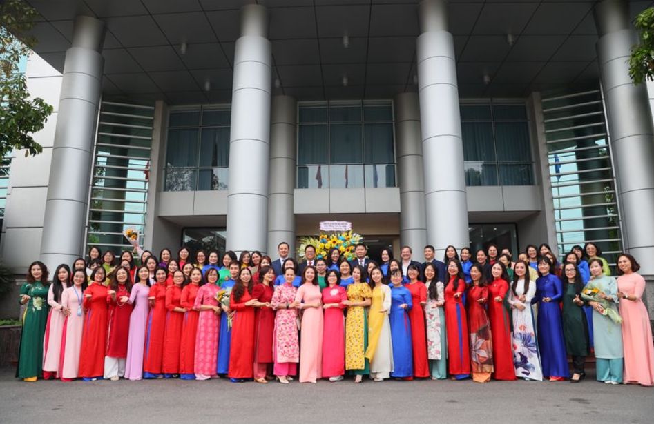 Chuyen doi so giup toi uu hieu qua san xuat kinh doanh tai BSR, voi su dong gop lon cua tap the nu CBCNV.