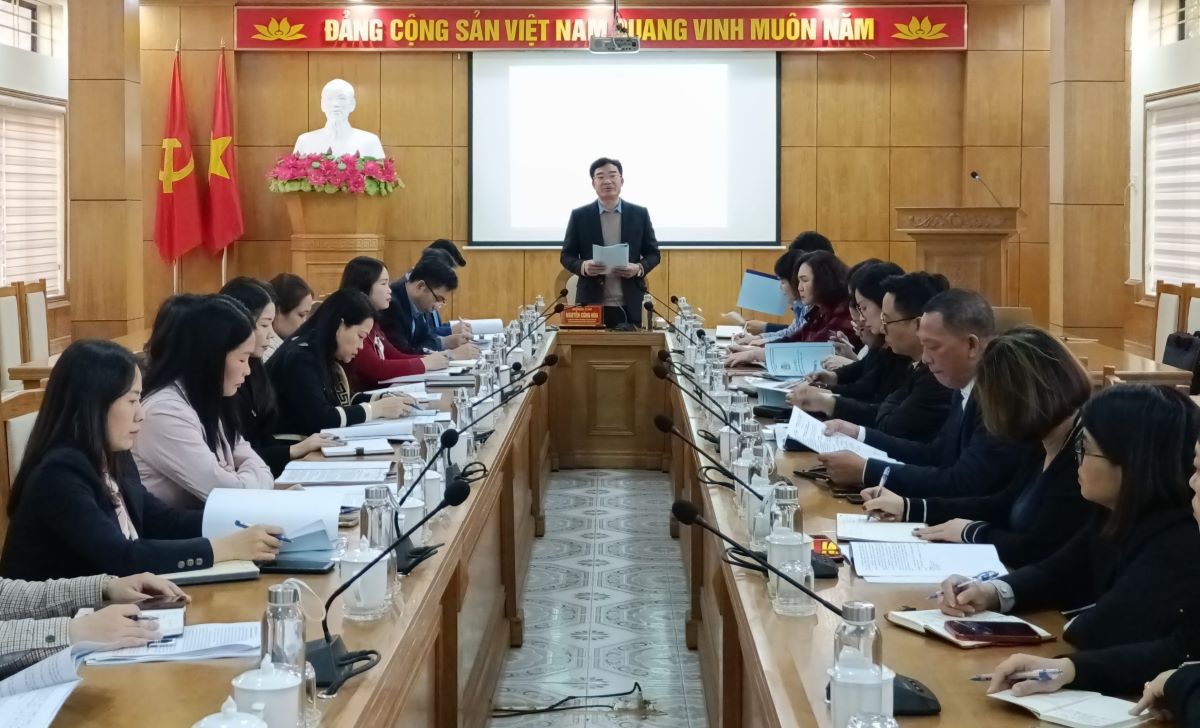 Hai Phong Industry and Trade Union held its 5th executive meeting. Photo: Mai Dung