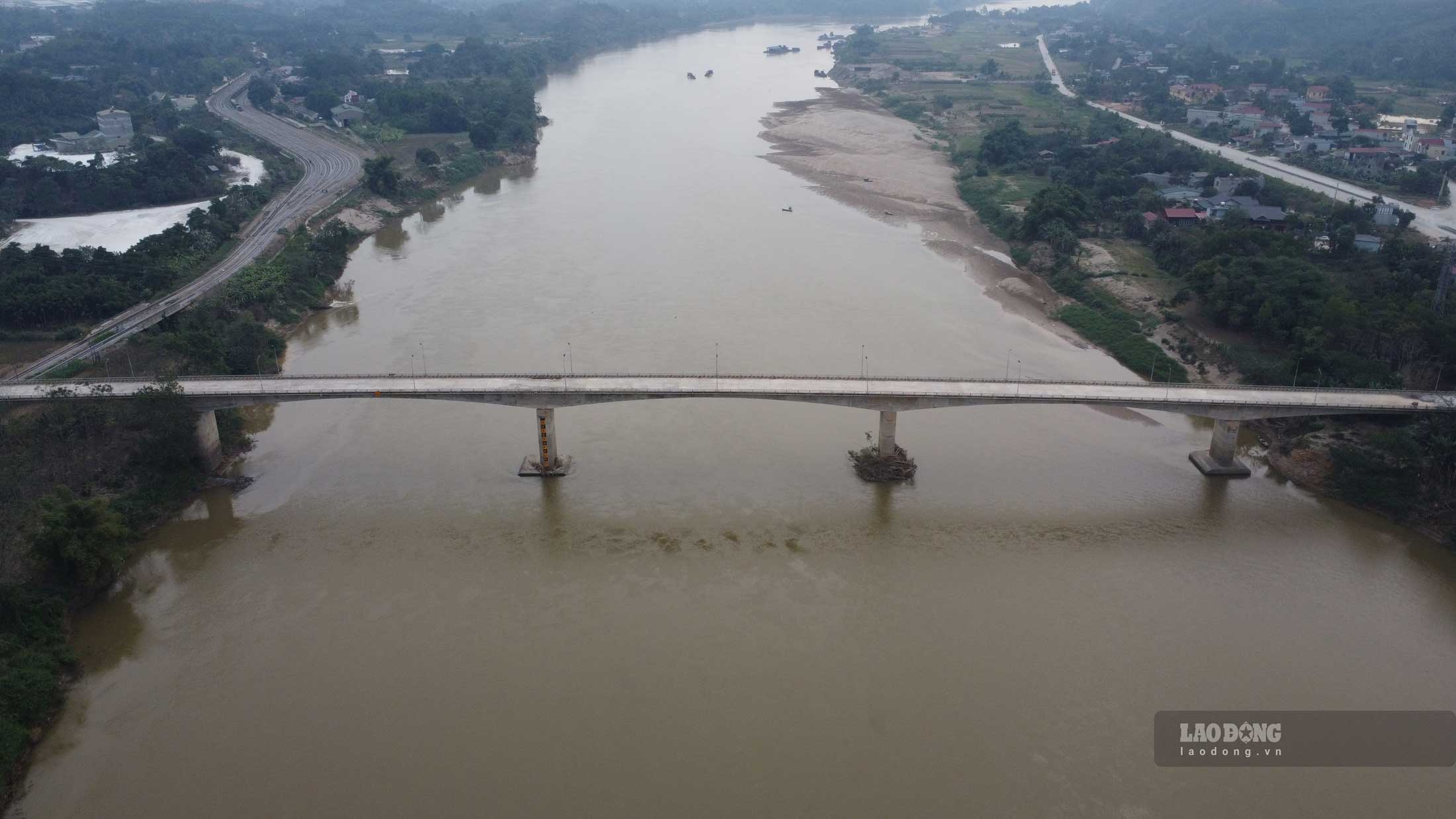 The 50 billion bridge in Yen Bai before opening to traffic. Photo: Tran Bui.