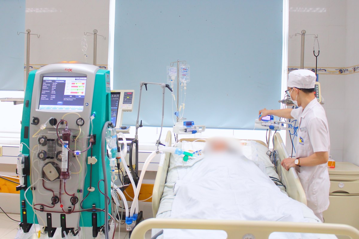 Acute pancreatitis due to drinking alcohol every day. Photo: BVCC