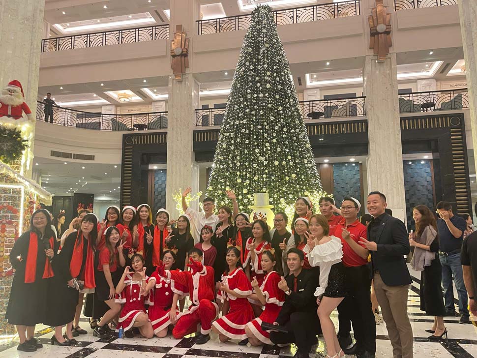 Nha Trang beach town is brilliant at Christmas. Photo: Phuong Linh