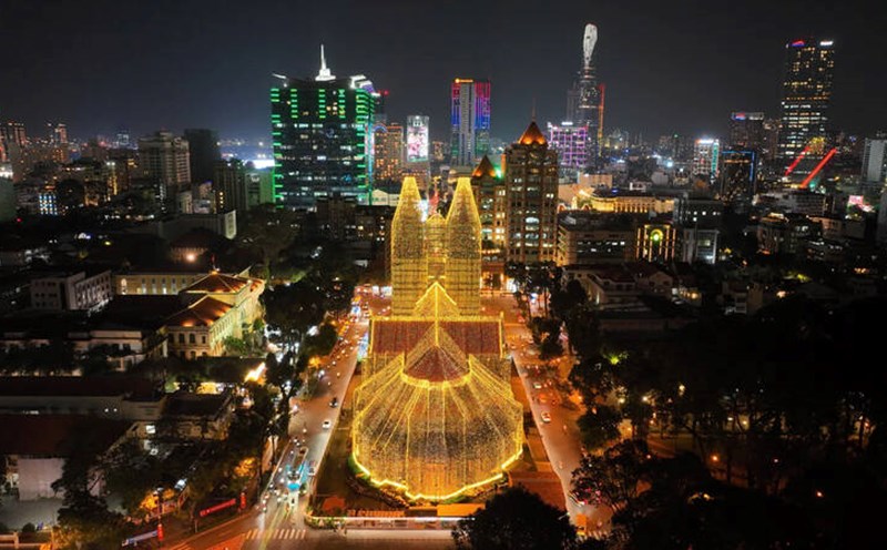 On Christmas, the weather in Ho Chi Minh City is chilly in the early morning. Photo: Quynh Le