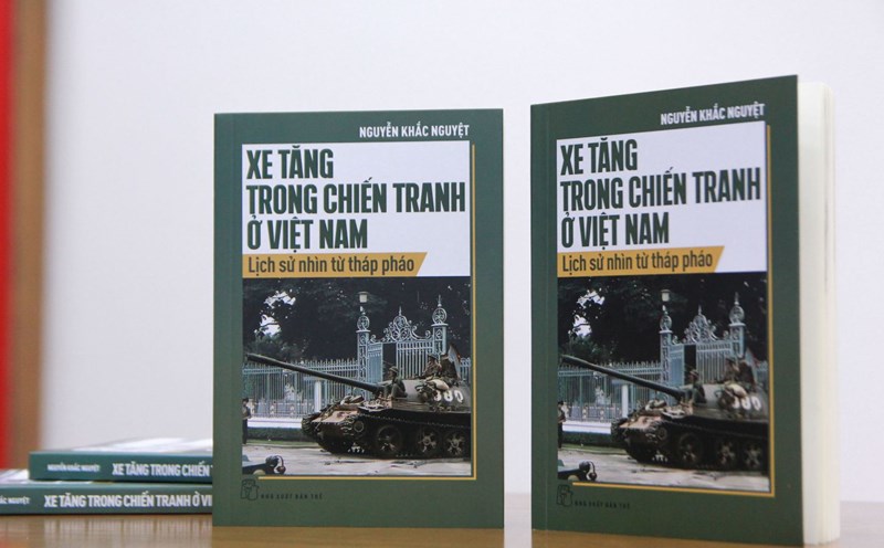The book "Tanks in the War in Vietnam". Photo: Publisher