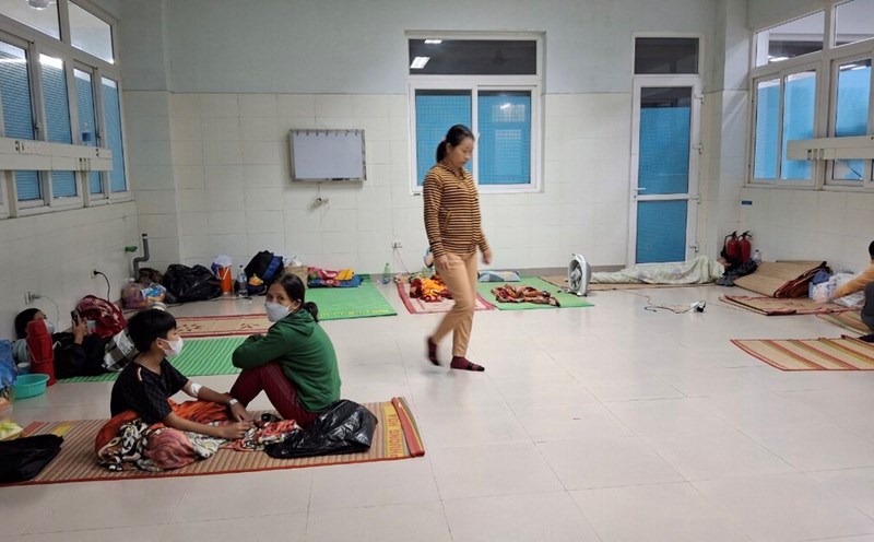 At night, when patients and their families are fast asleep, thieves are rampant at the Quang Ngai Province Maternity and Pediatrics Hospital. Photo: Vien Nguyen