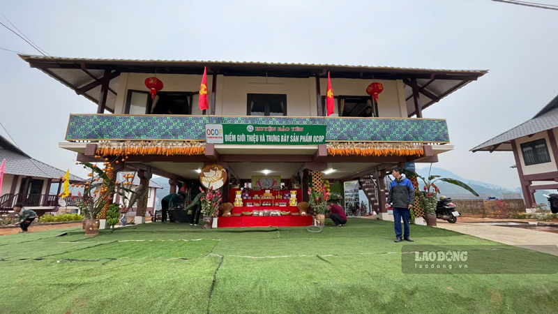 Cung voi do la hoat dong quang ba cac san pham tieu bieu, truyen thong cua dia phuong.