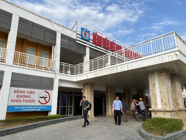 No smoking signs are posted everywhere in hospitals. Photo: Thuy Linh