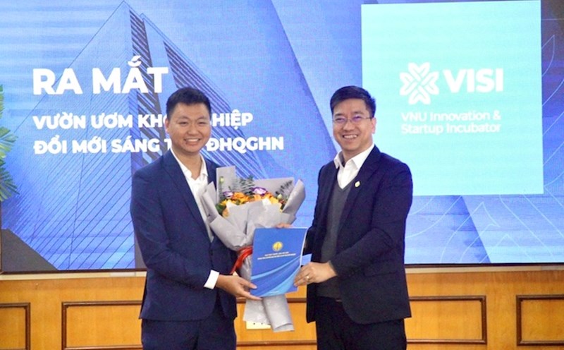 Launching the Hanoi National University's Innovation and Startup Incubator. Photo: Van Trang
