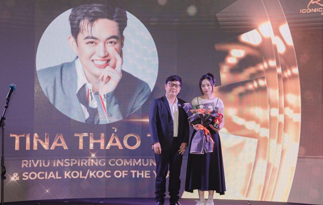 Tina Thao Thi is the outstanding face winning the Rviu Iconic Award. Photo: Organizing Committee.