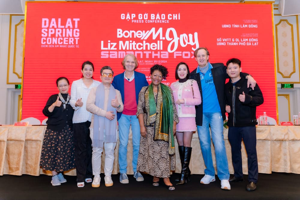 Boney M and international artists before their performance in Da Lat. Photo: Organizing Committee
