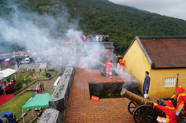 Ceremony to announce the completion of the project to preserve, restore, renovate and promote the value of the Hai Van Quan national relic. Photo: Nguyen Linh