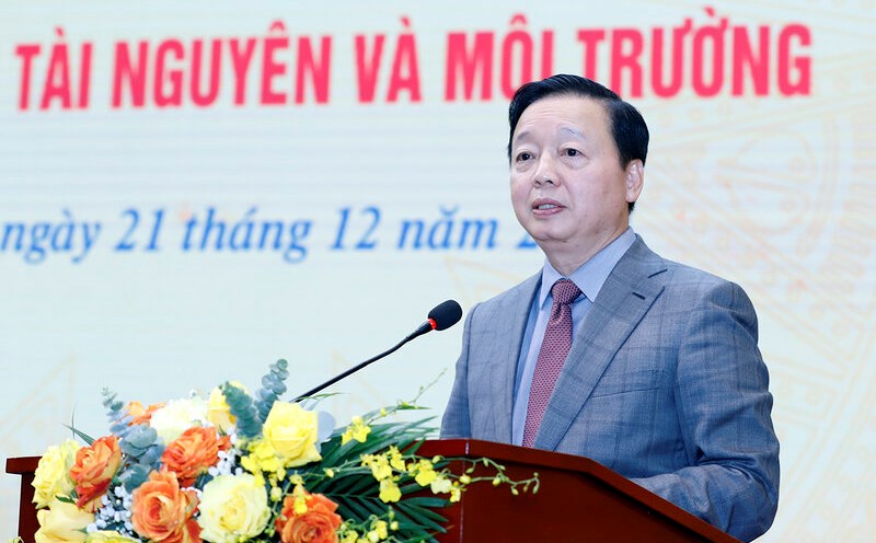 Mr. Tran Hong Ha, Member of the Party Central Committee, Deputy Prime Minister at the conference to review the Ministry of Natural Resources and Environment. Photo: Khuong Trung