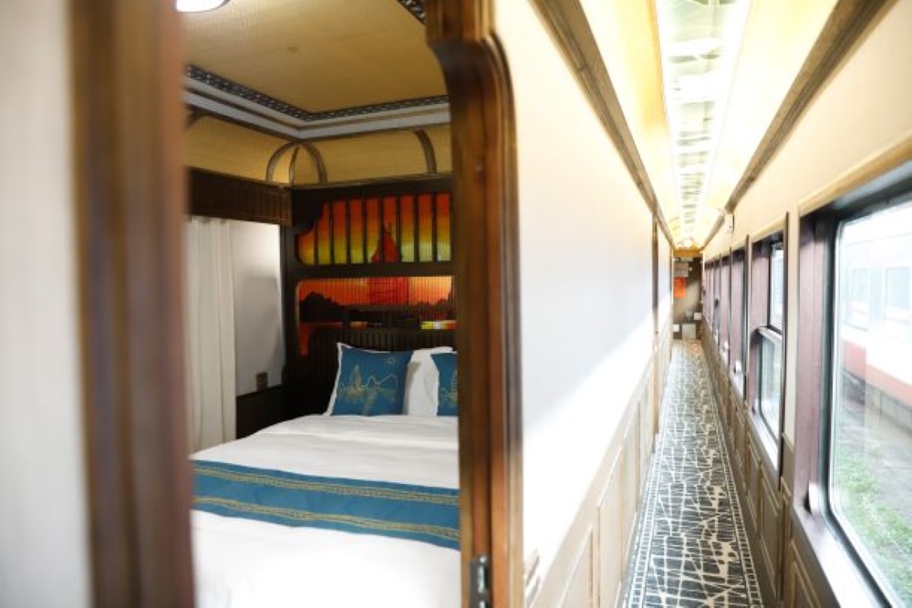 International visitors experience luxury cruise ship for the first time in Vietnam